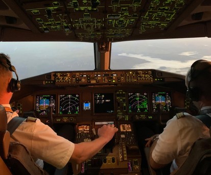 Piloten im Cockpit eines Fliegers von Lufthansa Cargo: Auch bei der Frachttochter konnte man sich einigen.