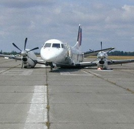 Die verunglückte Saab 2000 von Swiss in Werneuchen: Trug noch Crossair-Lackierung.