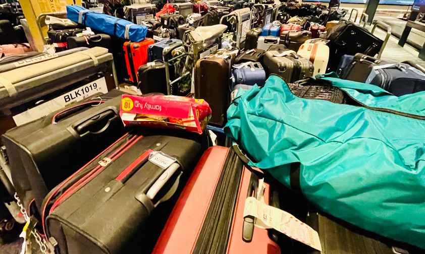 Liegengeblieben Koffer in Zürich: Wo Berge sich erheben ...