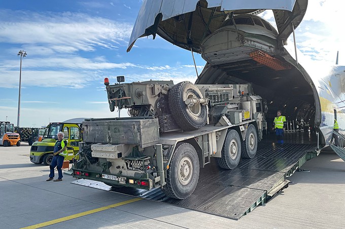 Europäische Nato-Staaten brauchen private Transportkapazitäten.