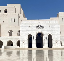 Das Royal Opera House in Omans Hauptstadt Muscat von außen ...