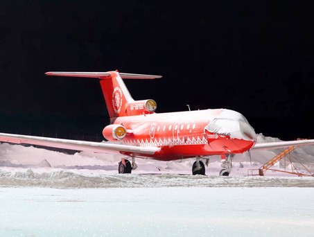 Yak-40 von Vologda Air: Das Flugzeug wurde von einem einstürzenden Dach getroffen.