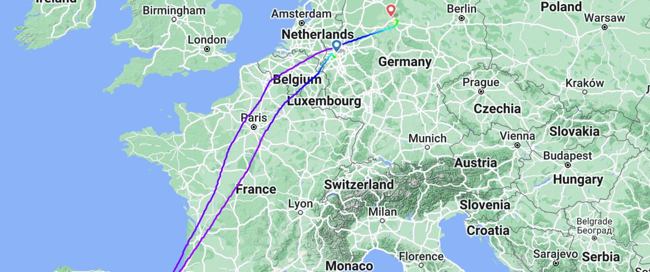 Die etwa kurios anmutende Flugroute: Von Düsseldorf nach Hannover.