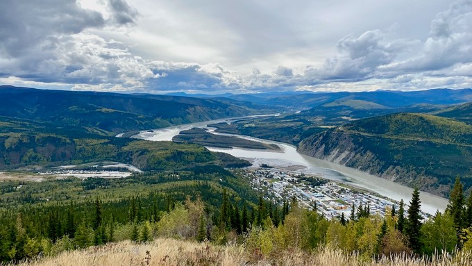 Wo die beiden Flüsse Klondike und Yukon zusammenfließen liegt Dawson City
