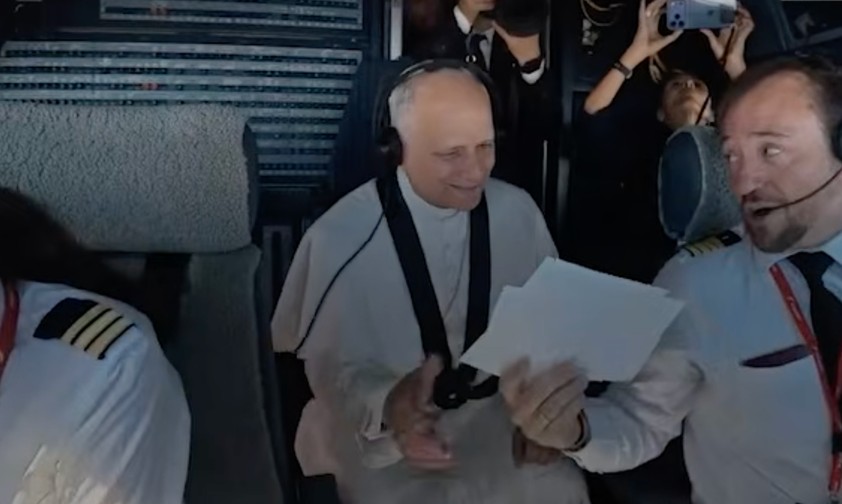 Papst Leo: Offenbar auch ein Luftfahrtfan.