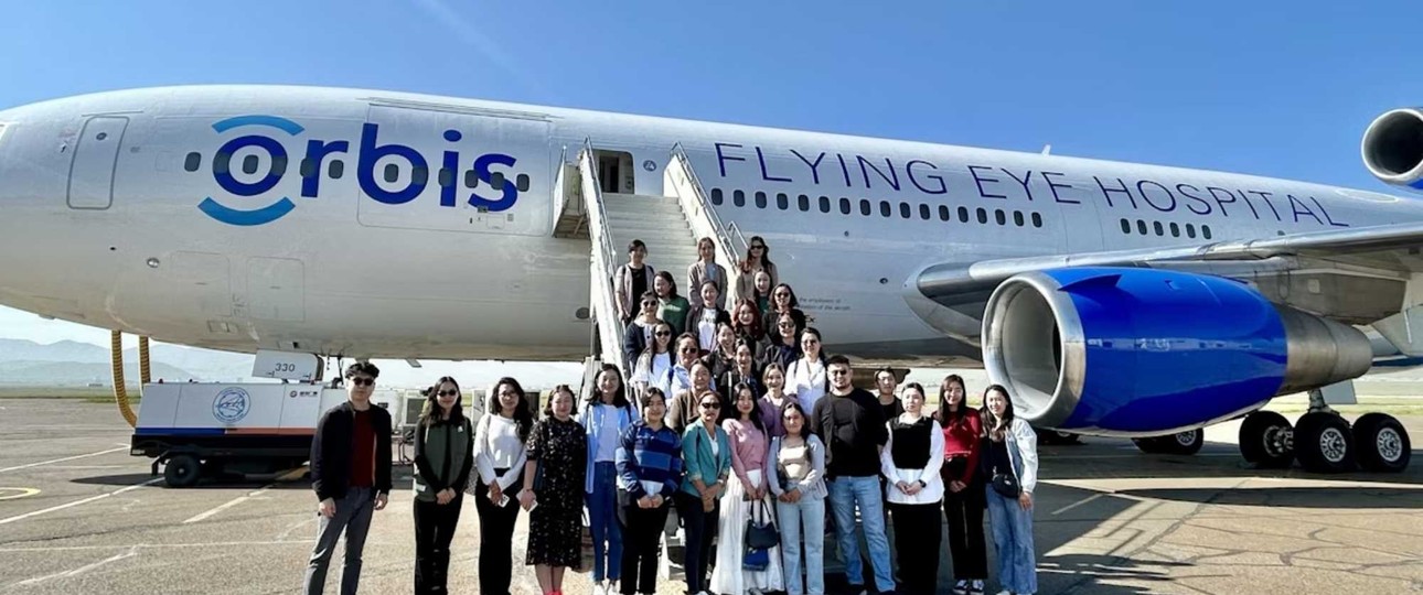 Die Orbis-DC-10-30F in der Mongolei: Einen Monat lange wurden Ärztinnen und Ärzte ausgebildet und Menschen behandelt.