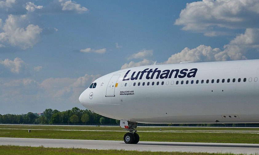 Airbus A340-Lufthansa: Weitere Ehrenrunde.