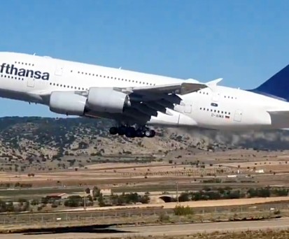 Airbus A380 D-AIMA: Abflug aus Teruel.