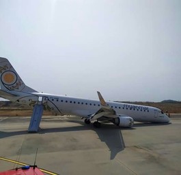 Embraer E190 landet ohne Bugfahrwerk