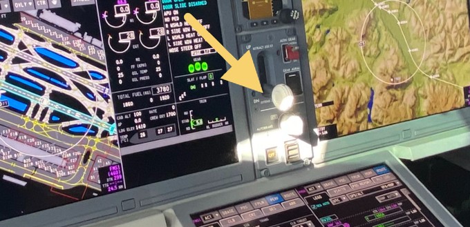 ...ist die Umsetzung bei anderen Flugzeugmodellen, wie hier dem Airbus A220-300, nicht. Die Radform des Bedienelementes ist aber immer zu erkennen, auch...