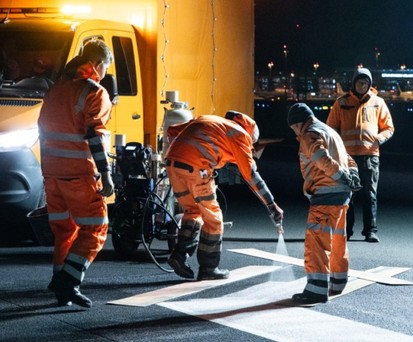 Startbahnkennungen: Müssen schon beim Anflug deutlich zu sehen sein.