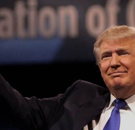 Donald Trump: Sein Team versucht, beim Fliegen zu sparen.
