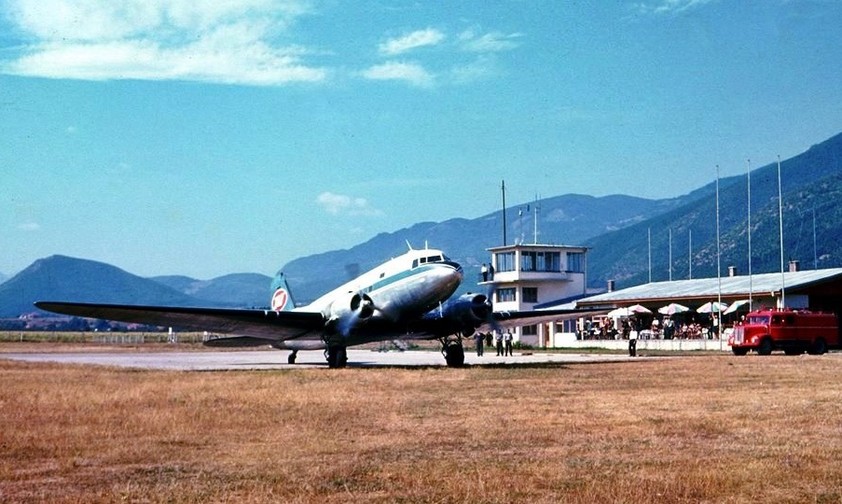 Douglas DC-3 von JAT