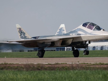 Sukhoi Su-57: Erstflug absolviert.
