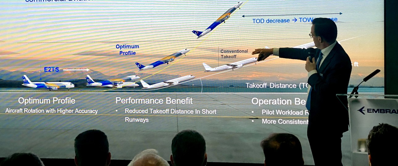 Farnborough: Embraers Arjan Meijer präsentiert das E2 Enhanced Take Off System.