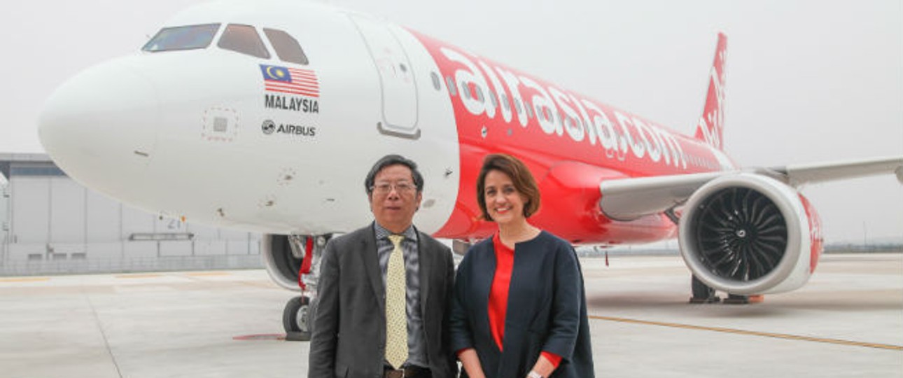 Air-Asia-Chefin Aireen Omar mit Airbus' China-Chef Eric Chen: Air Asia ist die größte Kundin des A320.