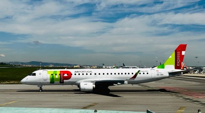 Embraer E190 von Tap Express: Ein Käufer muss das Drehkreuz Lissabon erhalten und stärken.