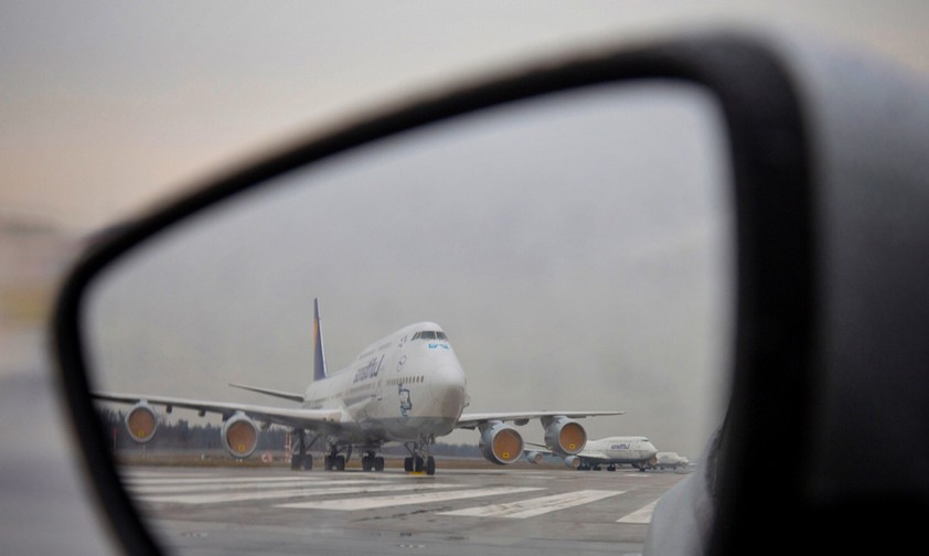 Boeing 747 von Lufthansa im Rückspiegel: Sie stehen ...