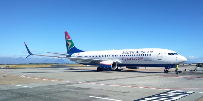 Die Boeing 737 mit de dem Kennzeichen TC-SEZ: Außen sieht sie mehrheitlich nach South African Airways aus.