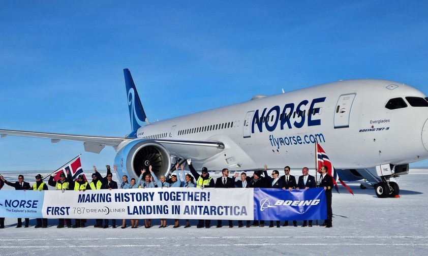 Der erste Dreamliner, der in der Antarktis landet.