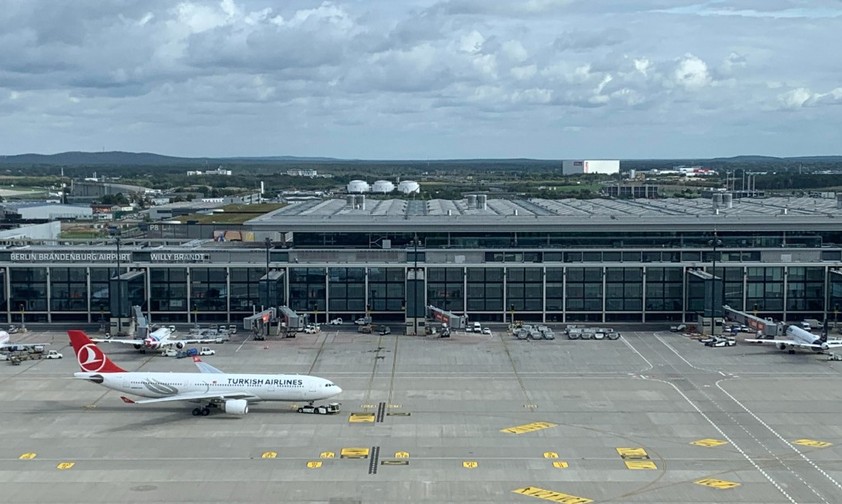 Blick aus dem Tower des BER: Maximal 2,5 Stunden am Stück.