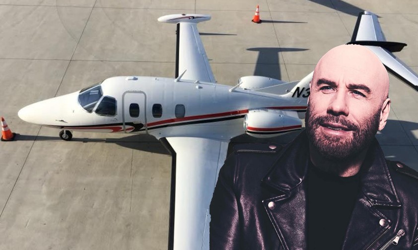 John Travolta fliegt eine Eclipse 500: Der Schauspieler ist begeisterter Pilot.