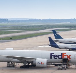 Frachtflieger in Köln/Bonn: Das Wachstum der weltweiten Luftfracht bleibt gering.