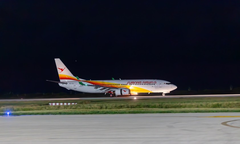 Boeing 737 von Surinam Airways: Die Airline muss Gehälter nachzahlen.