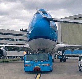 Die Flügelspitze des Airbus A330 von KLM...