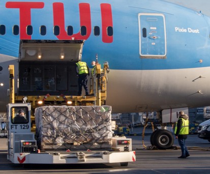 Dreamliner von Tui: Knappe Güter auf die Insel geflogen.