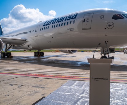 boeing 787 lufthansa d abqa 01