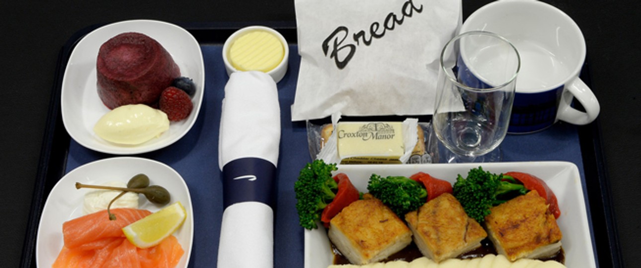 Mahlzeit von British Airways: Auf einigen Flügen gibt es weniger Essen.