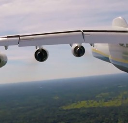 An-225-Flug aus besonderer Perspektive