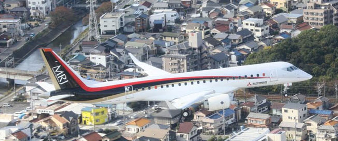 Auffallend am Mitsubishi Regional Jet ist seine sehr spitze Nase. Sie soll wie die neuartigen Winglets und der aerodynamische Rumpf deutliche Treibstoff-Einsparungen ermöglichen.