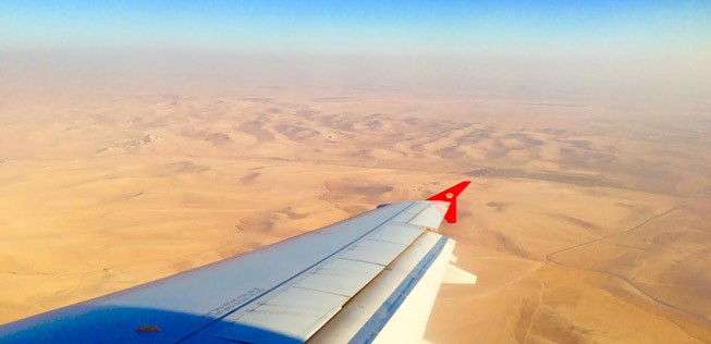 Blick aus dem Fenster in der Nähe von Amman,  Jordanien.