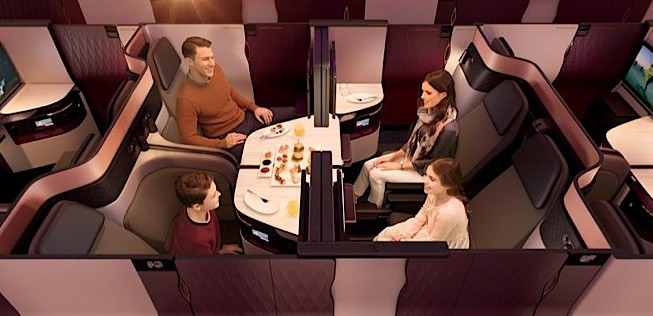 ... die Design-Agentur Priestman Goode und ihr Kunde Qatar Airways mit dem <a href="https://www.aerotelegraph.com/ein-blick-in-qatars-neue-business-class" target="_blank" rel="noopener">Business-Class-Produkt Q Suite</a>. Bis zu vier Sitze können hier zueinander positioniert werden. Finalist Nummer drei in der Kategorie ist ...