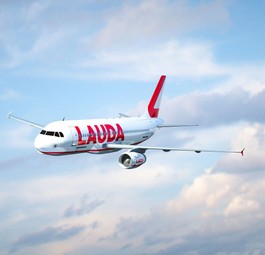 Auf der Heckflosse ist ein großes L zu sehen. Die Winglets werden rot.