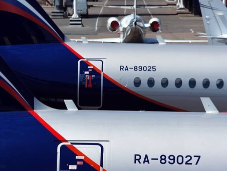 Zwei Flugzeuge von Aeroflot: Russische Fluglinien lassen sanktionsbedingt viele Flugzeuzeuge am Boden.