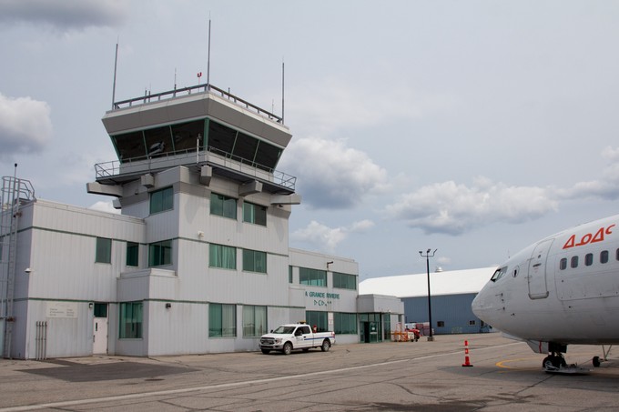 Ein Stopp am Aéroport de Radisson Grande-Rivière.