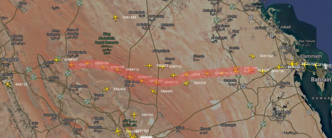 Rot markiert: Die Gulf-Air-Flugzeuge, die Bahrain verlassen.