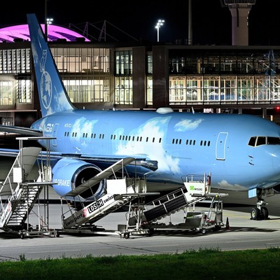 Air Drake in Hamburg: Das Flugzeug ist seit dem 21. September in Hamburg.