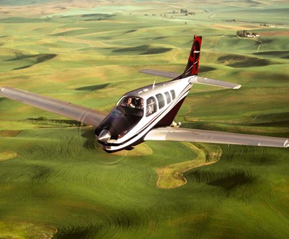 Beechcraft Bonanza: Welcher Flugplatz bietet was? Da will Airfield Directory helfen.