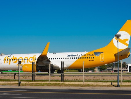 Boeing 737-800 von Flybondi: Die Billigairline hat seit elf Tagen keine Passagierflüge mehr durchgeführt.