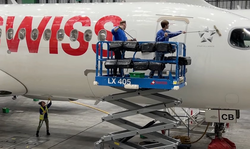 So putzt Swiss ihre Flugzeuge