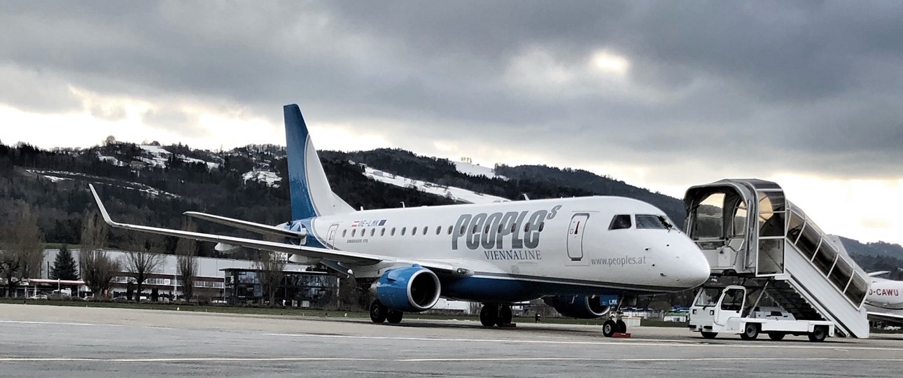 Embraer E170 von People's Der Ausbau wurde verschoben.