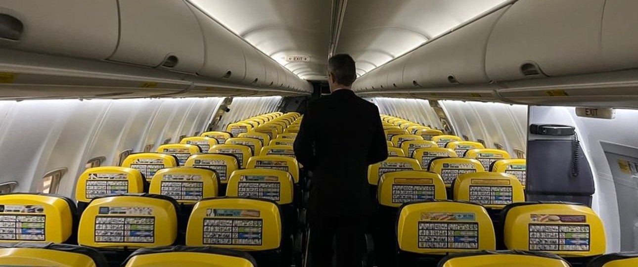 Pilot in einem leeren Ryanair-Flugzeug: Die Sicherheitshinweise sorgen für Diskussionen.