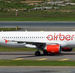D-ABDX: Der A320 wurde in Island festgesetzt.