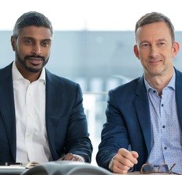 Pradeep Pinakatt (l.) und Lars Redeligx: Führen den Flughafen Düsseldorf.