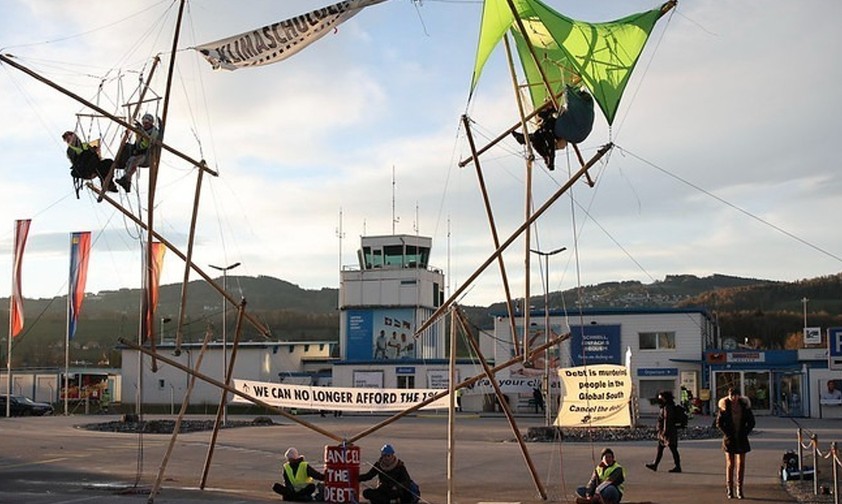 Protest am Airport St.-Gallen-Altenrhein: Anreisen Richtung Davos.