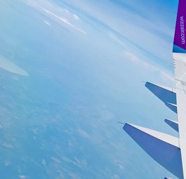 Blick aus einem Wizz-Air-Flieger: Im Winter ab Köln nicht mehr möglich.